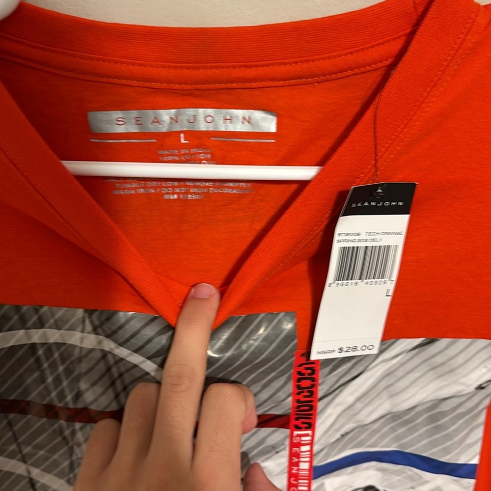 Brand new excellent condition t shirt. - Picture 3 of 4